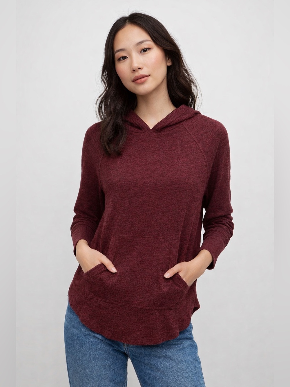 ARITZIA TNA burgundy T-shirt Hoodie in size XXS
